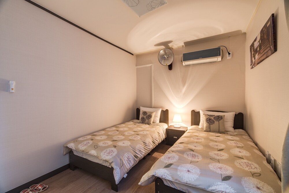 Gold Hill Guesthouse Hostel