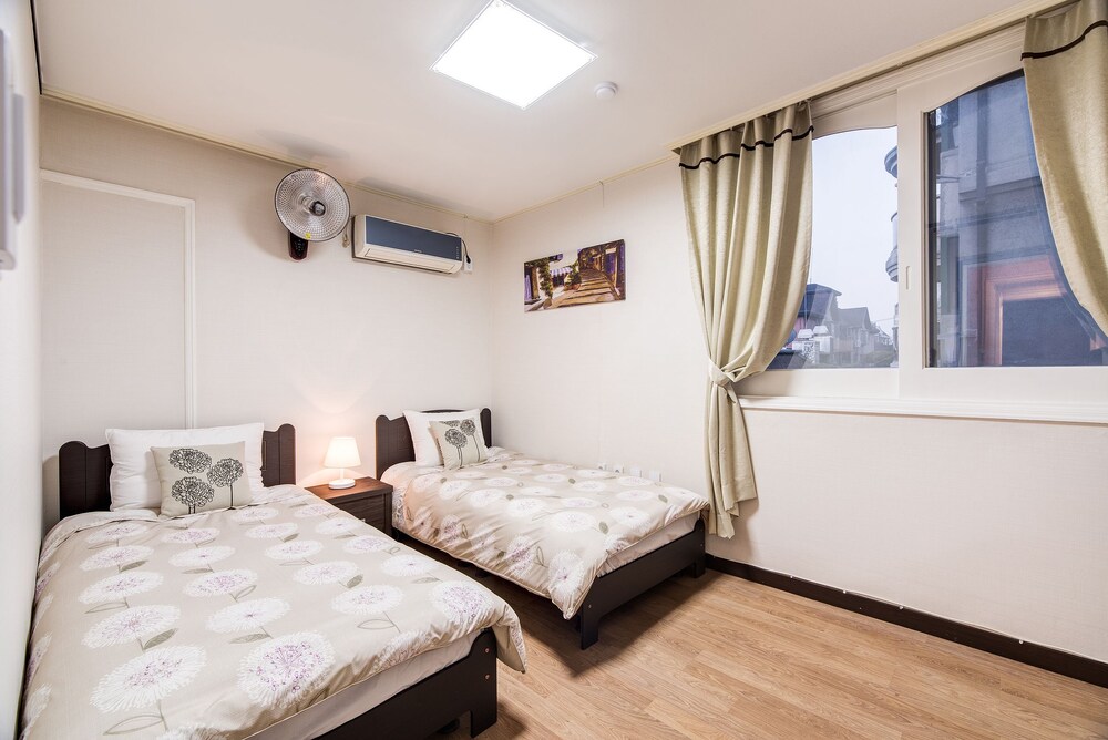 Gold Hill Guesthouse Hostel