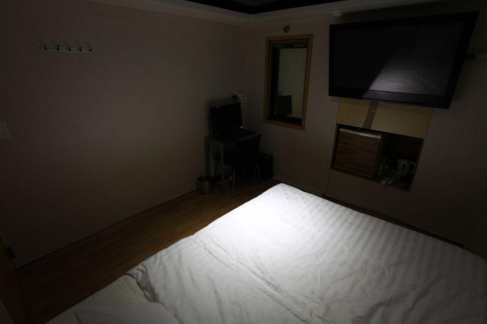 Grim Hotel
