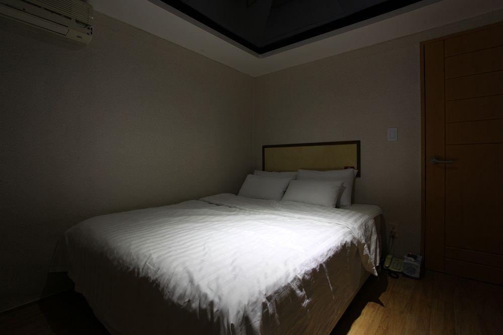 Grim Hotel