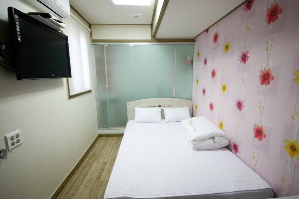 Goodstay Tomo Residence