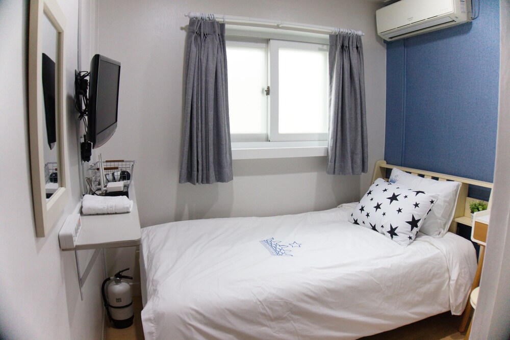 Myeongdong 5 Lodge by OYO