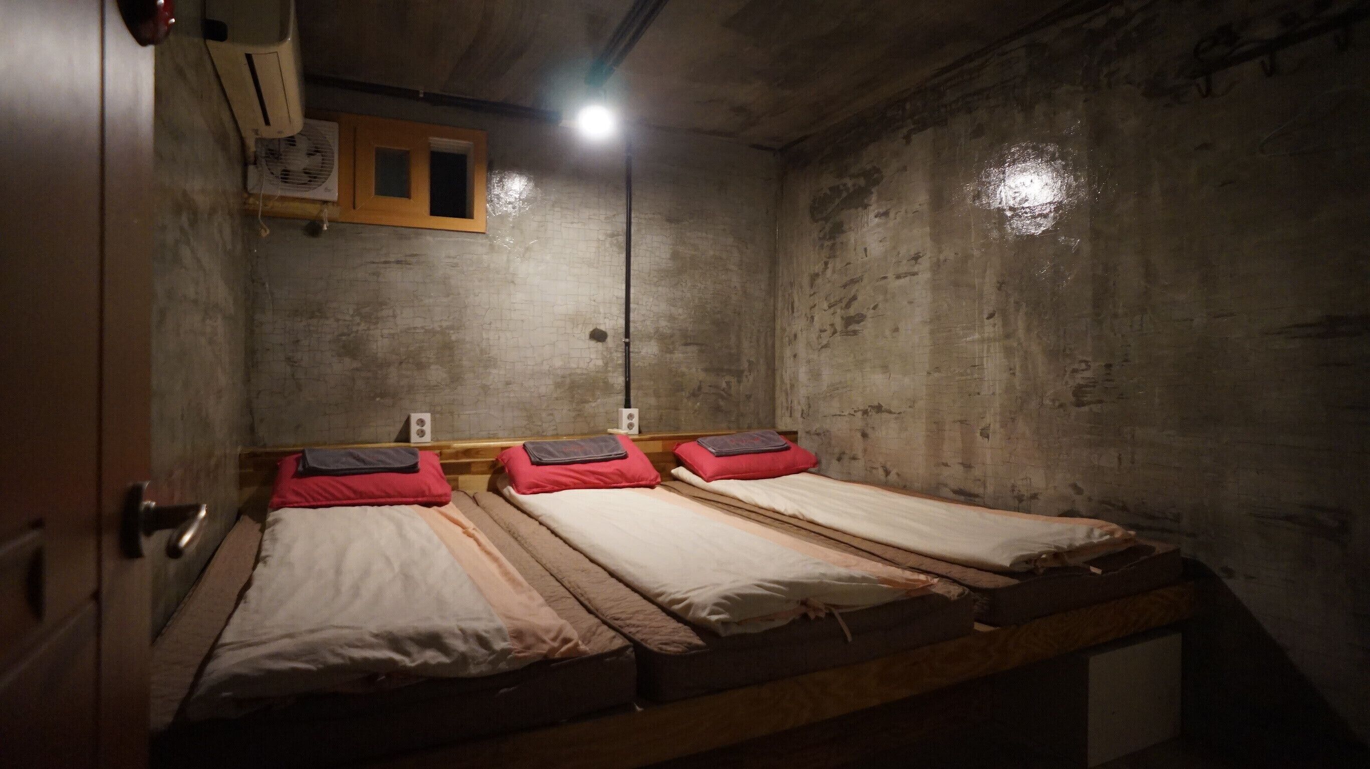 Guesthouse H