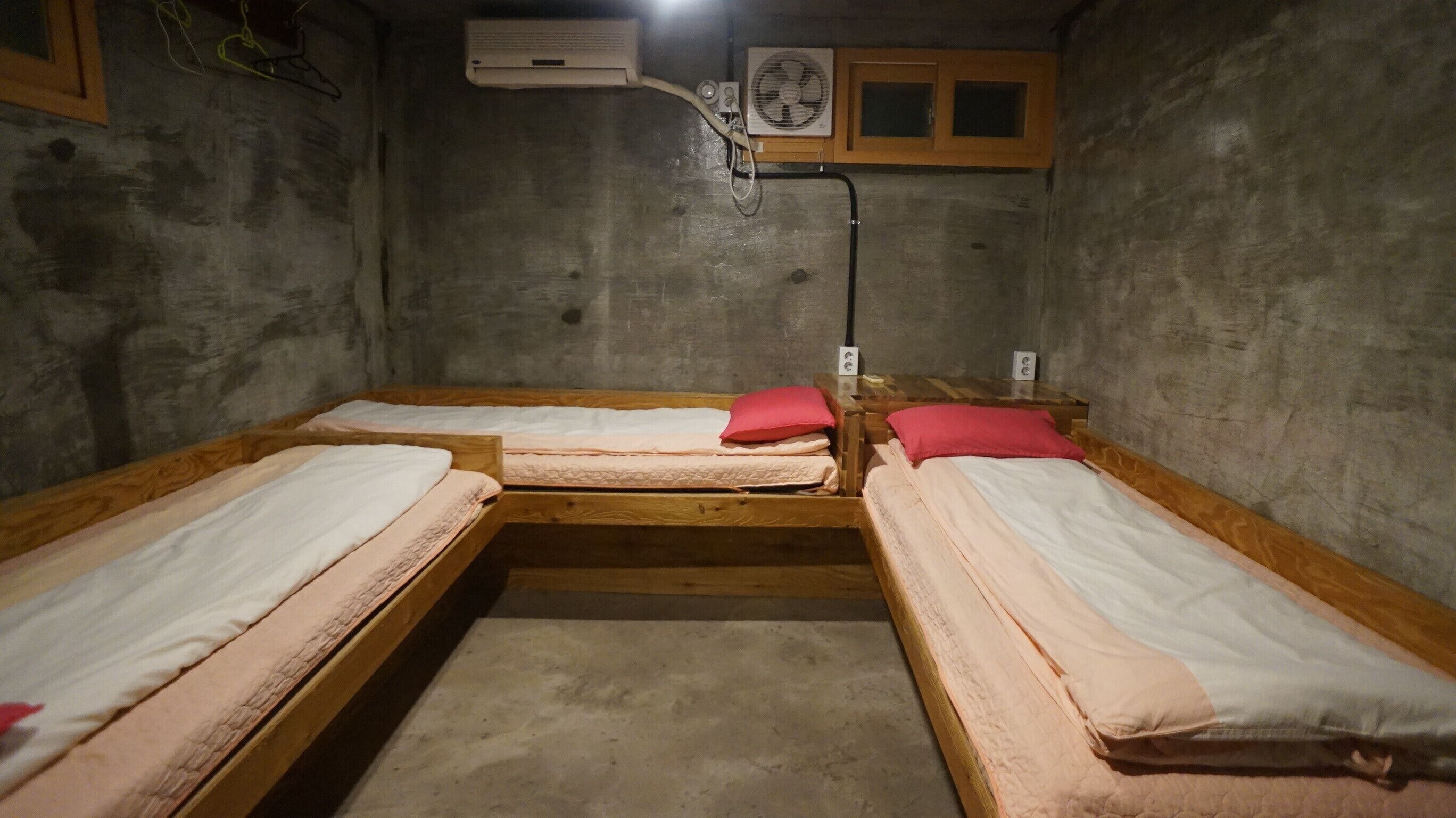 Guesthouse H