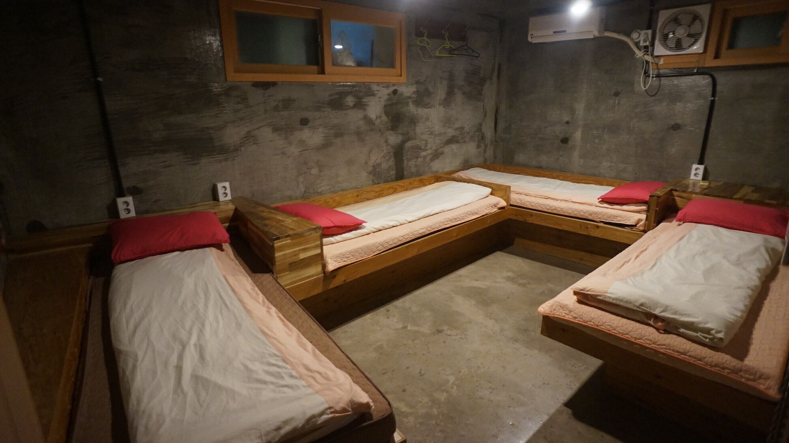 Guesthouse H
