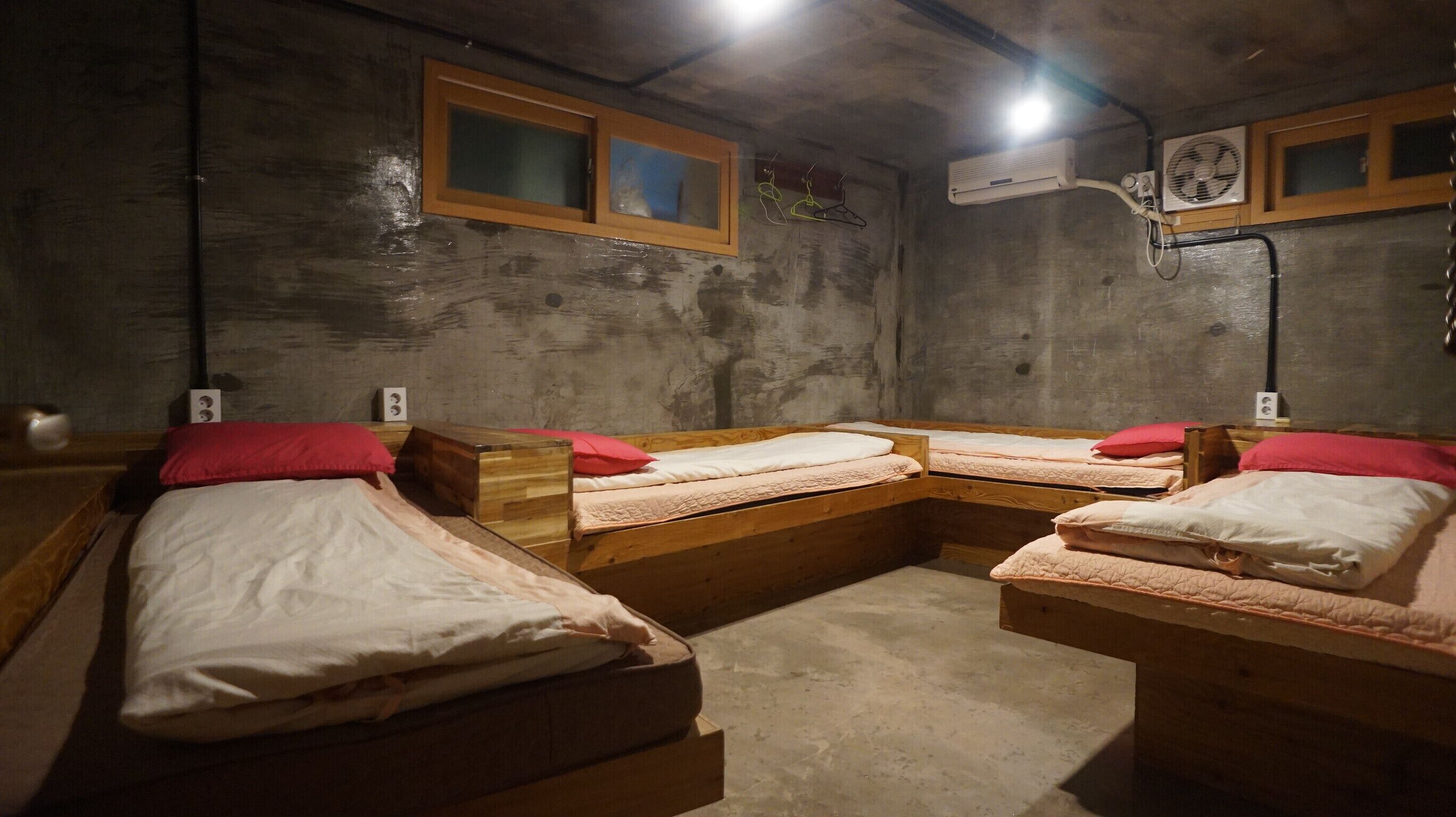 Guesthouse H