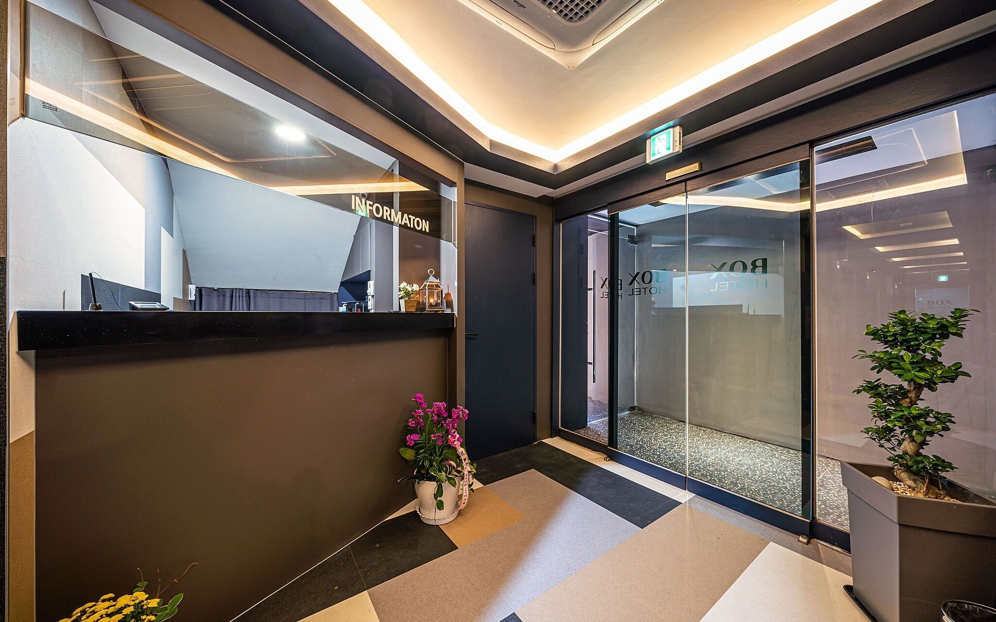 Guui Box Hotel