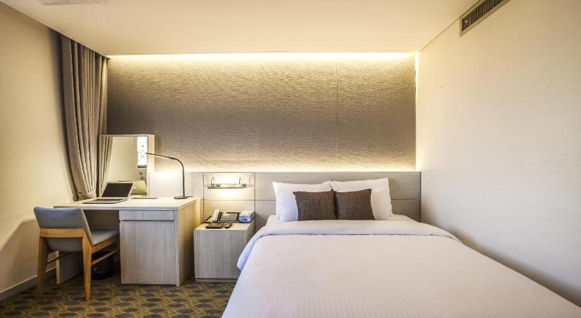 Hamilton Hotel