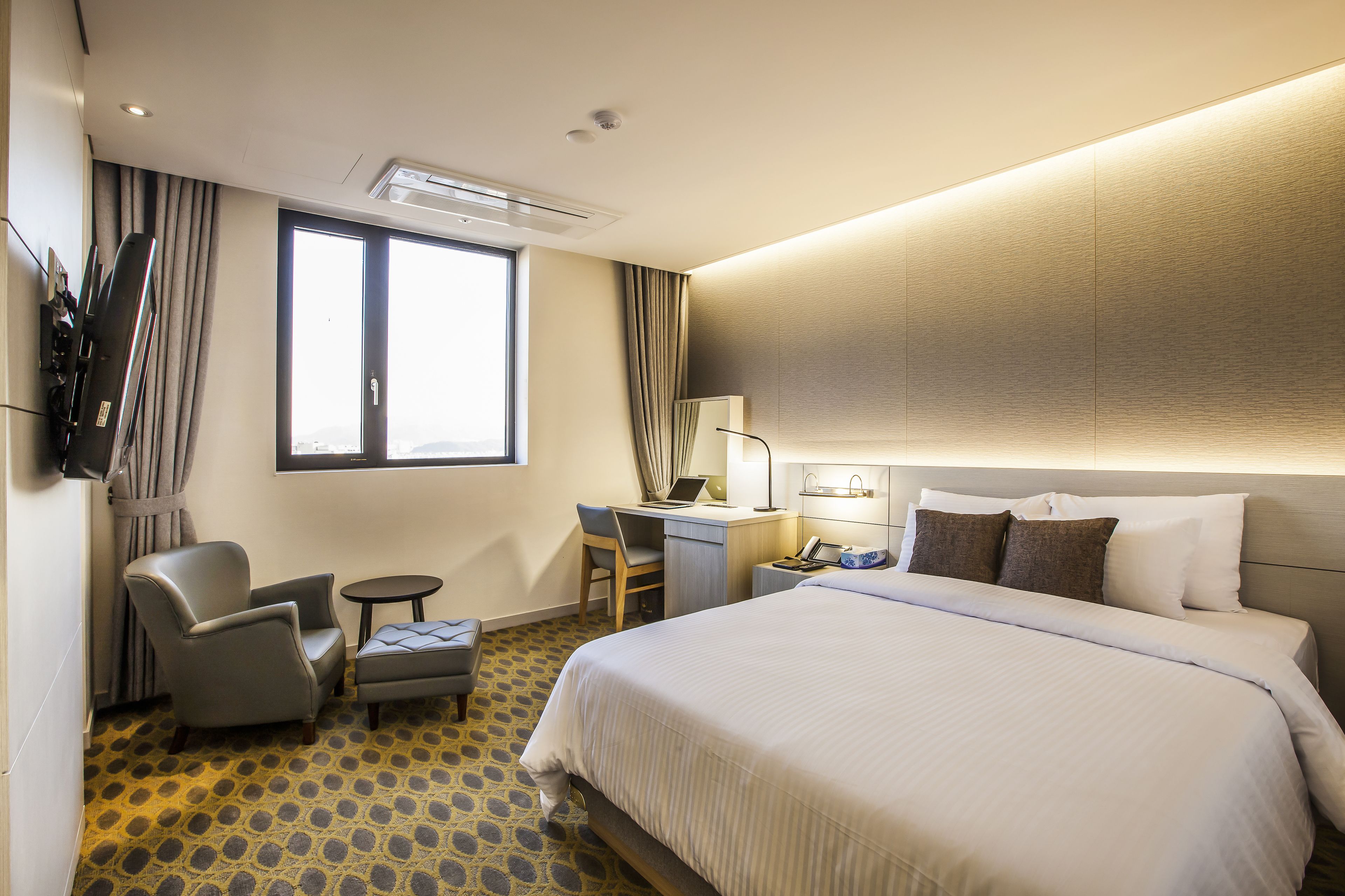 Hamilton Hotel