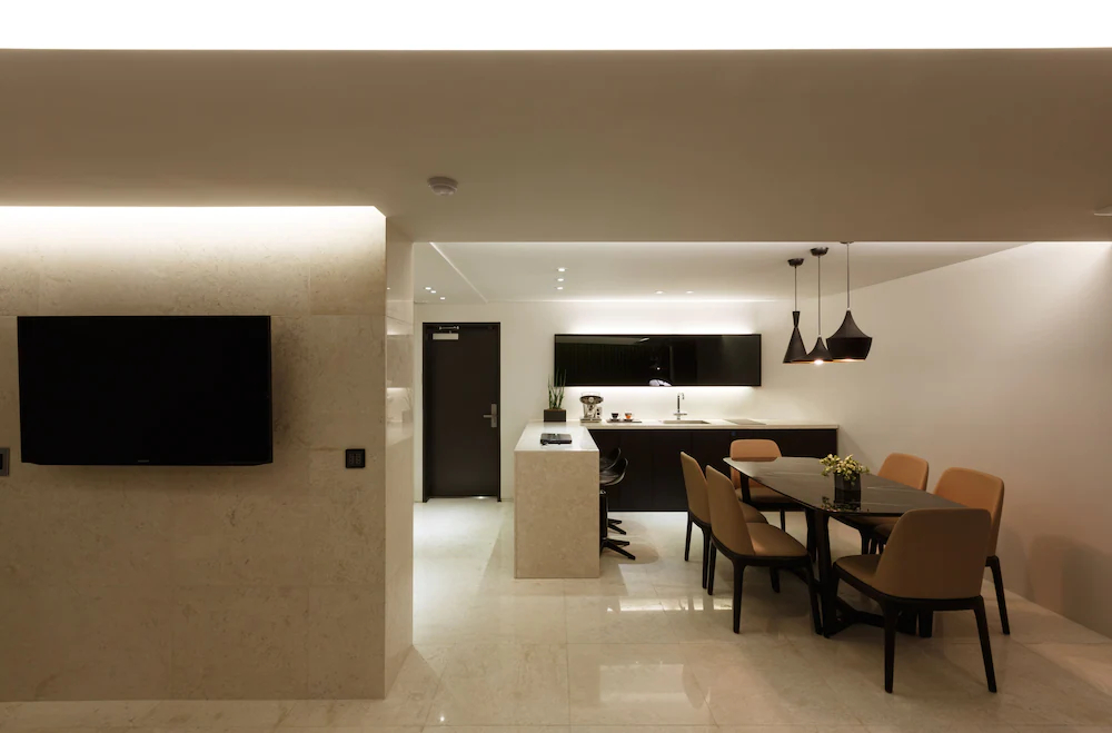 H Hotel