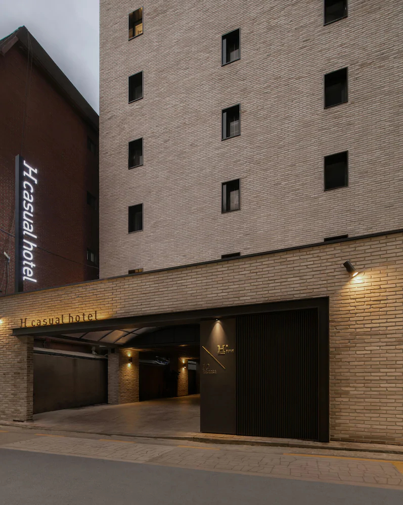 H Hotel
