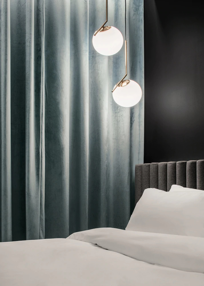 H Hotel