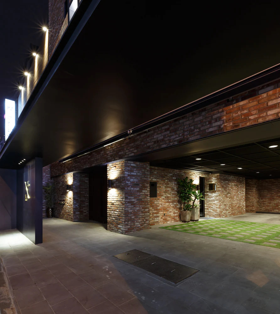 H Hotel