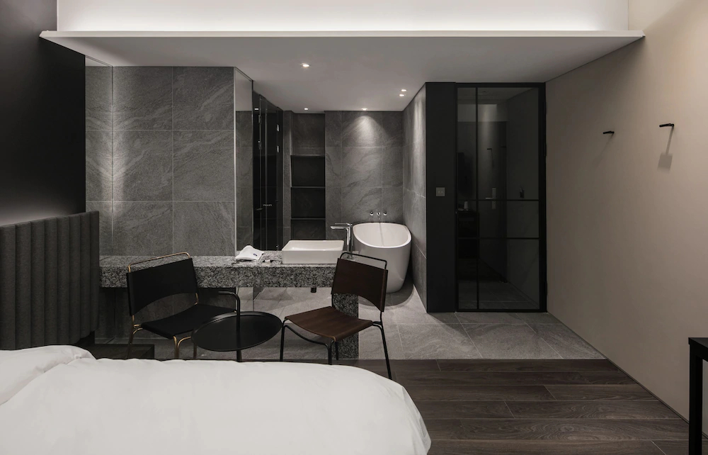 H Hotel