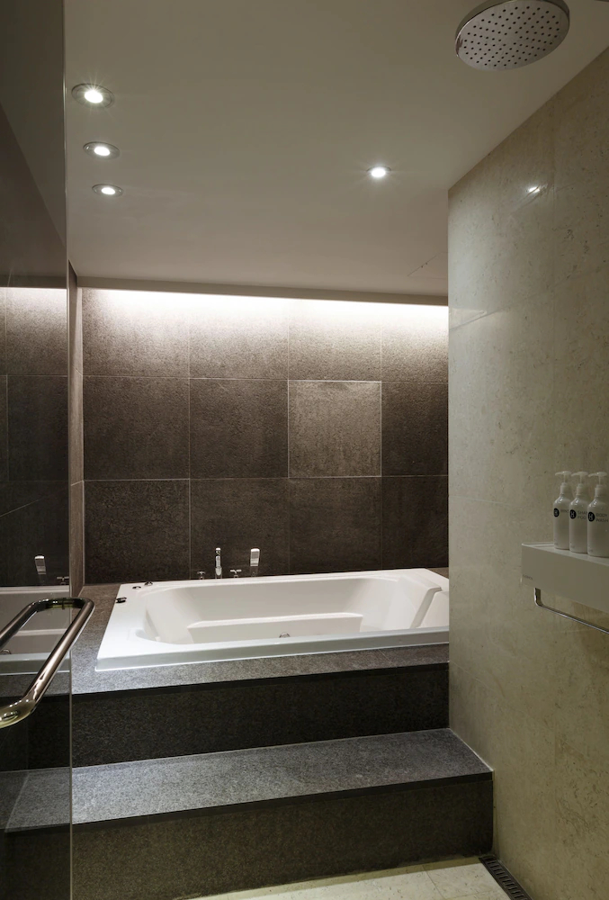 H Hotel