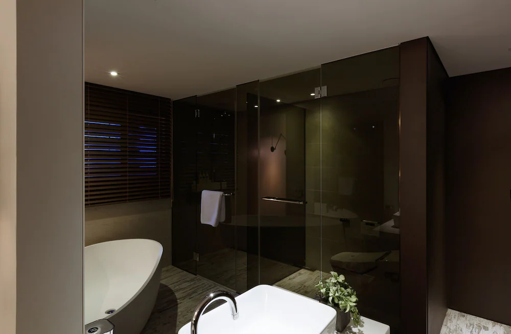 H Hotel