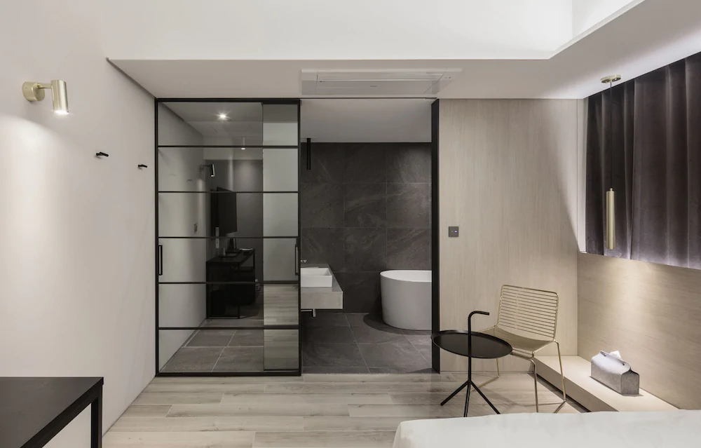 H Hotel