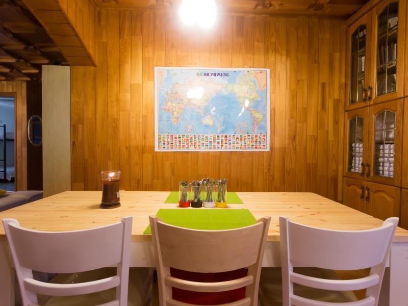 Hola Seoul Guesthouse