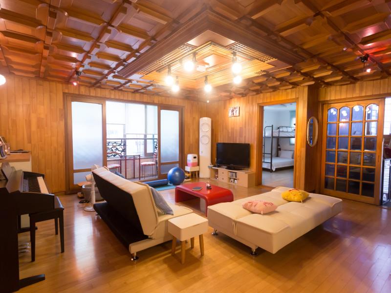 Hola Seoul Guesthouse