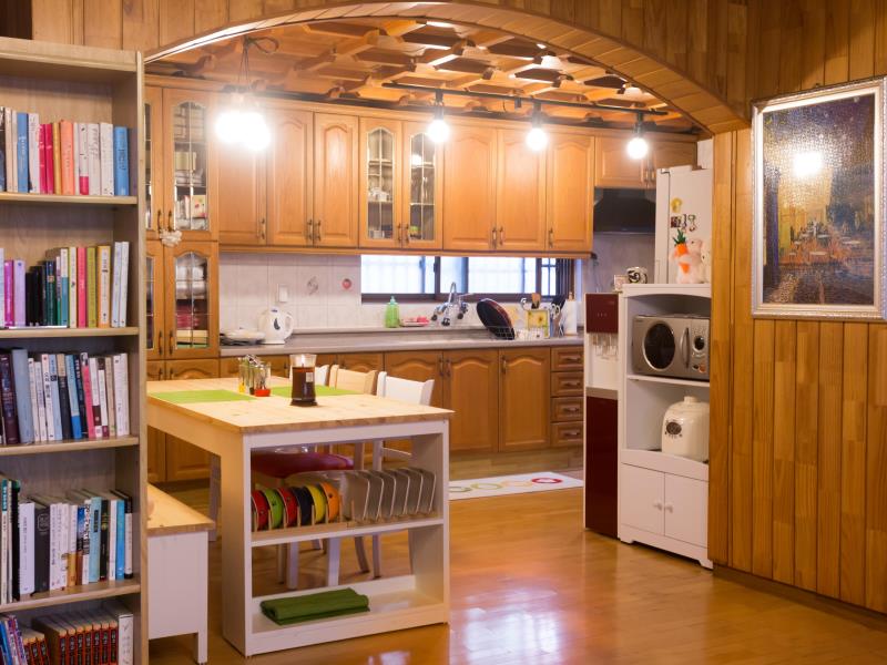 Hola Seoul Guesthouse