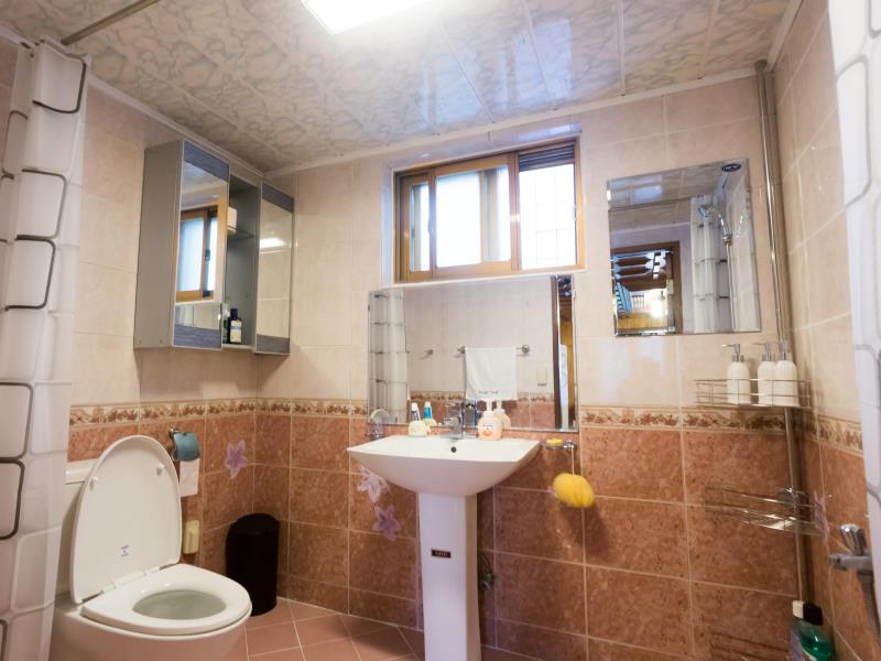 Hola Seoul Guesthouse