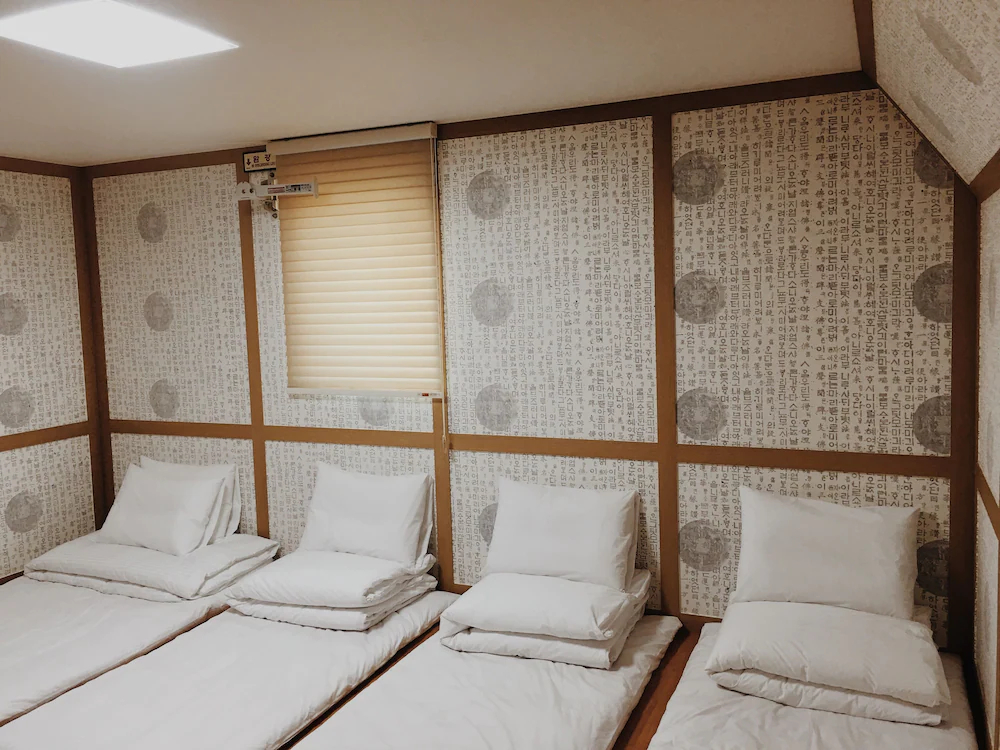 Hongdae Hostel 88 Seoul Crown