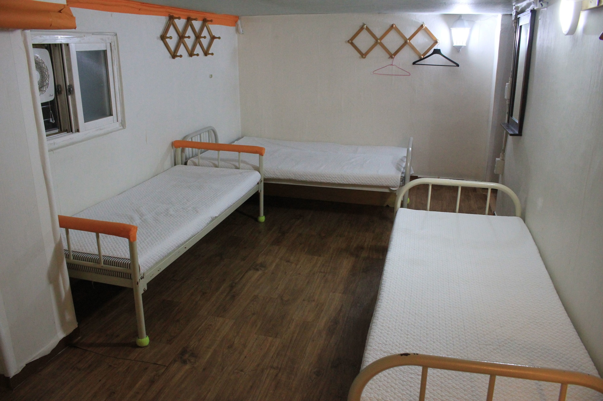 Hongdae Orange Guesthouse