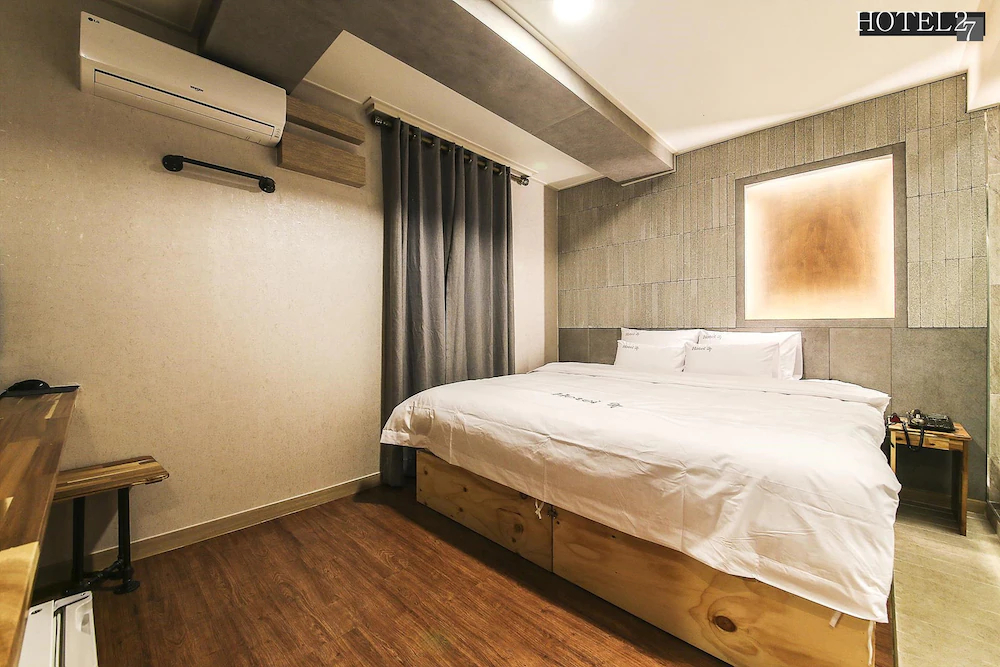 Hotel27
