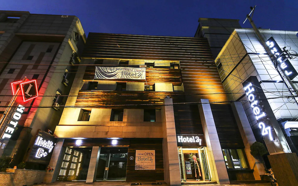 Hotel27