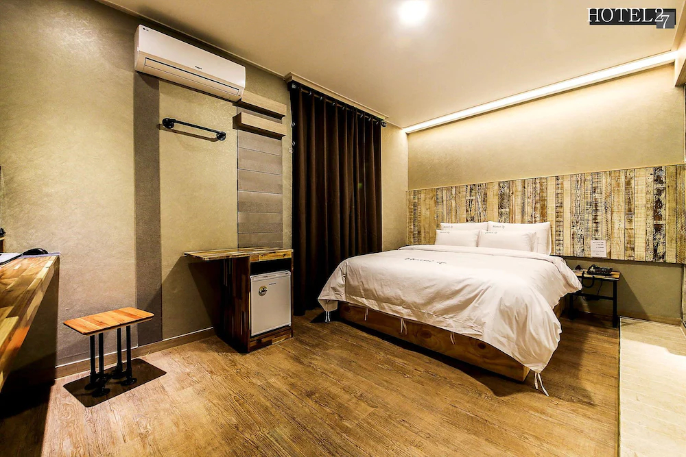 Hotel27