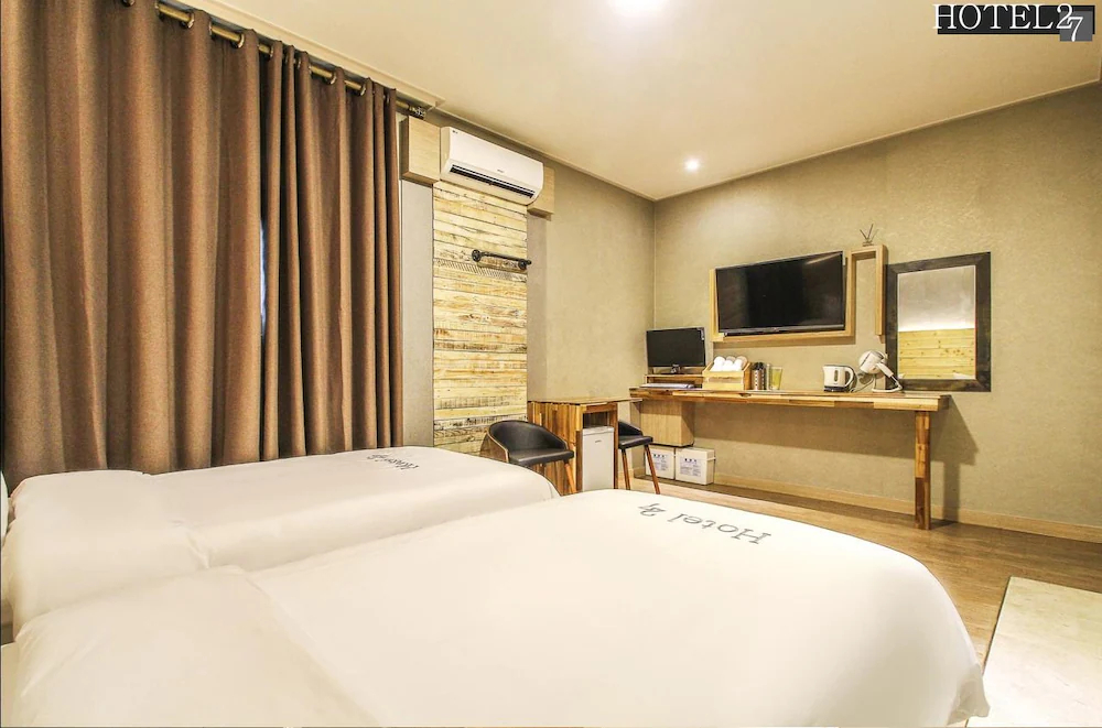 Hotel27