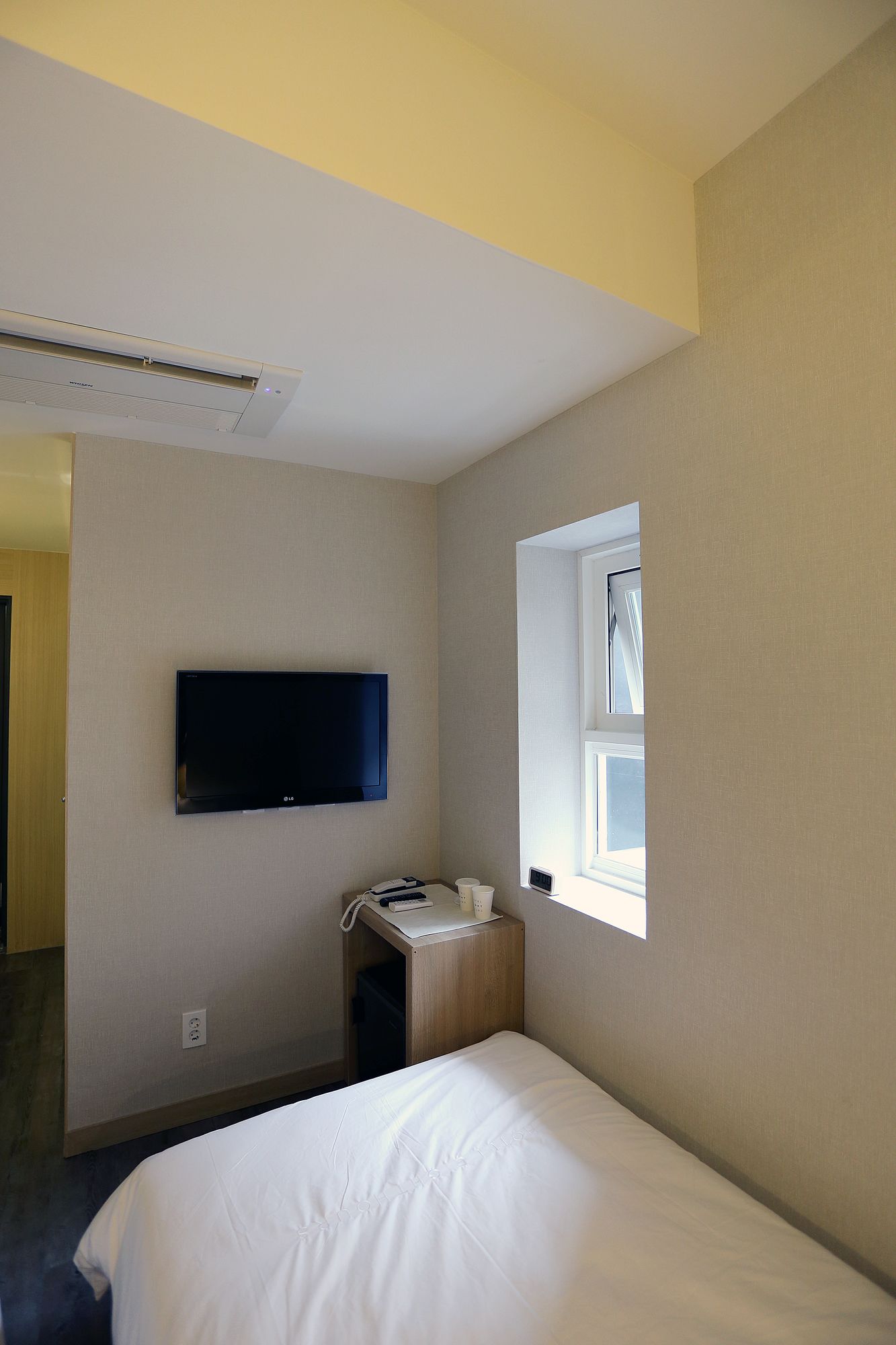 Hotel 8 Hours