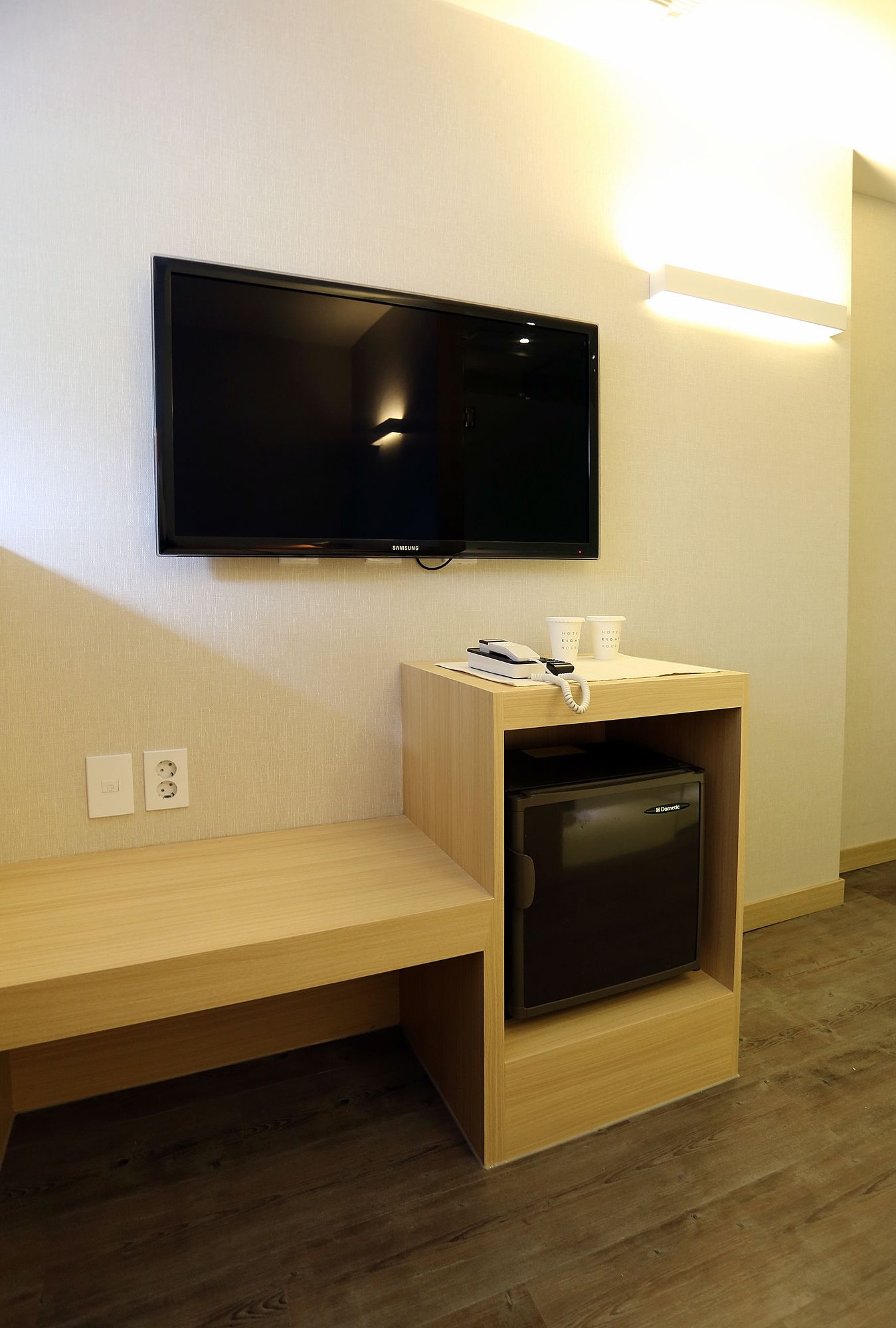 Hotel 8 Hours