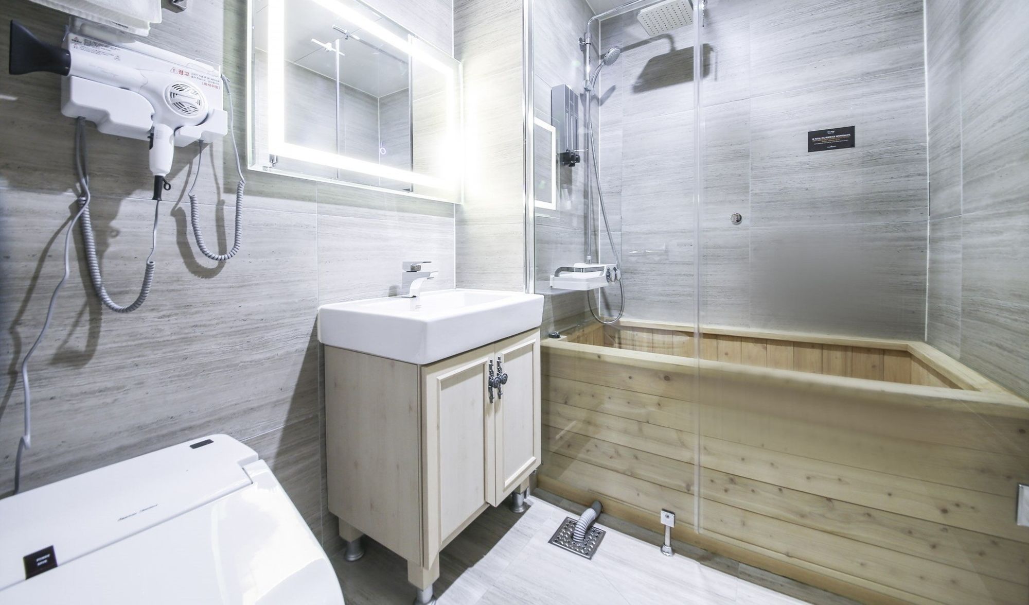Hotel 9 in Dongdaemoon