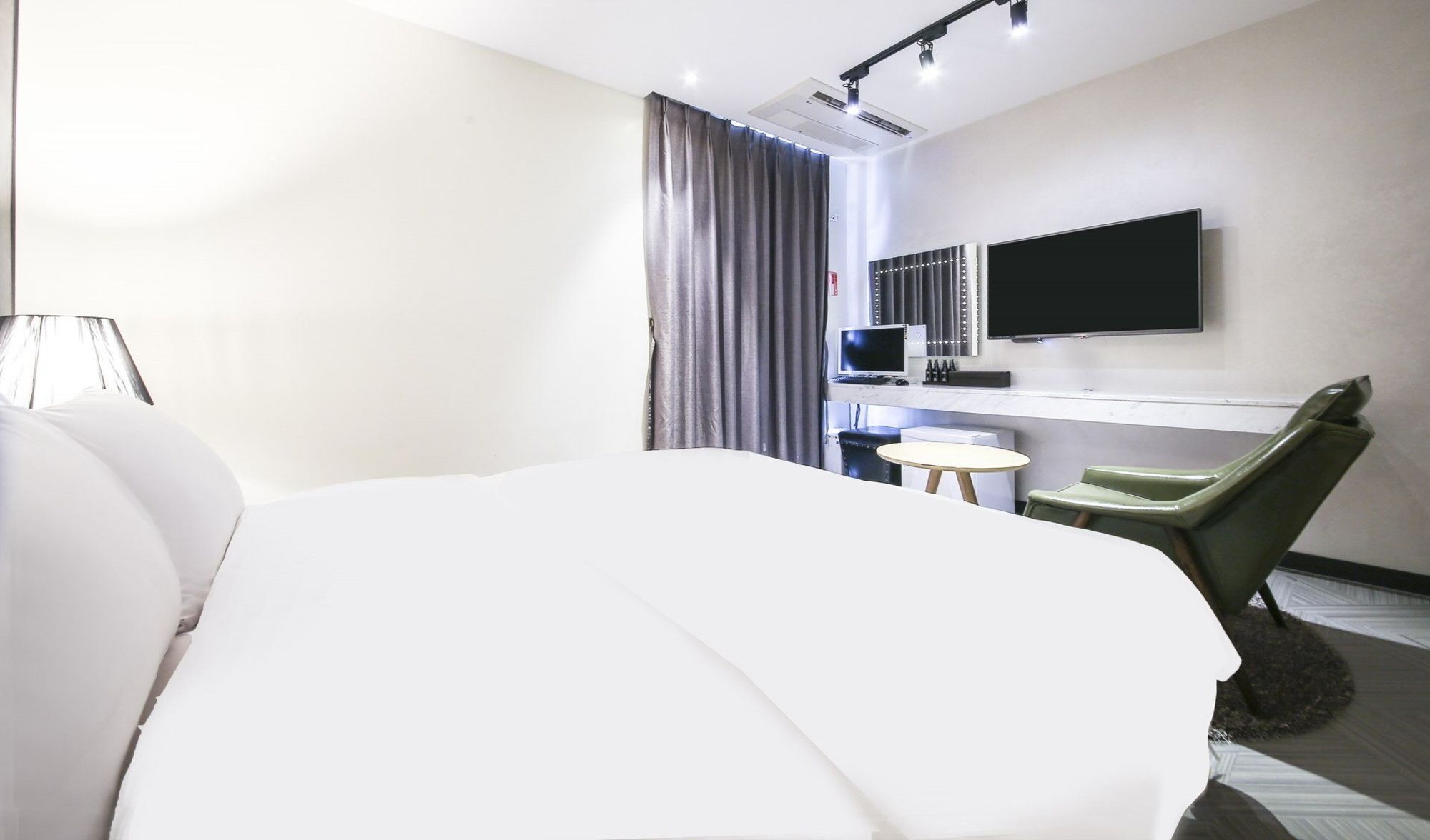 Hotel 9 in Dongdaemoon