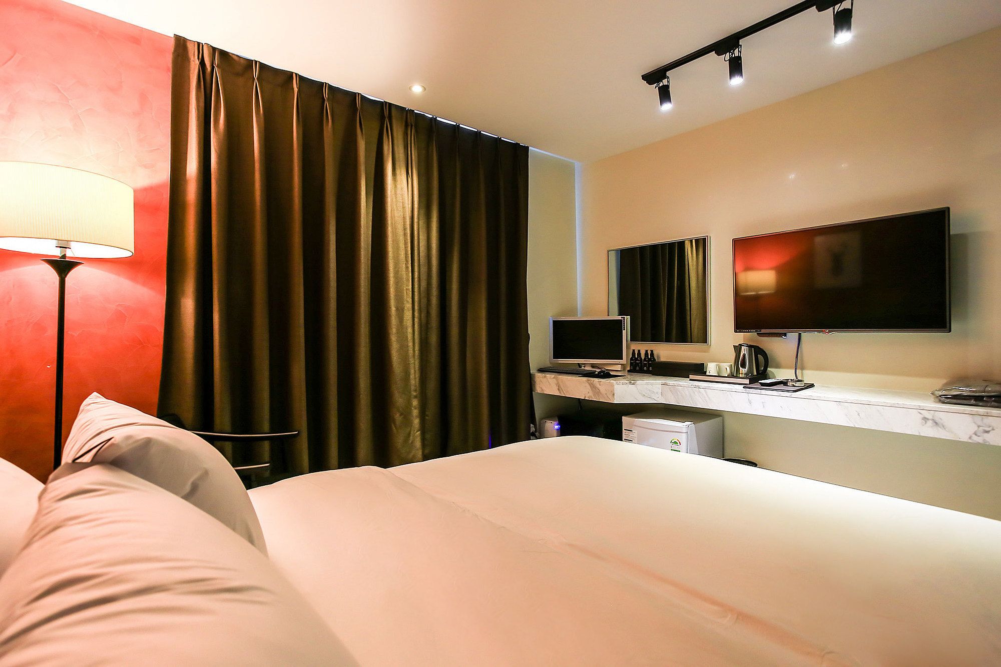 Hotel 9 in Dongdaemoon