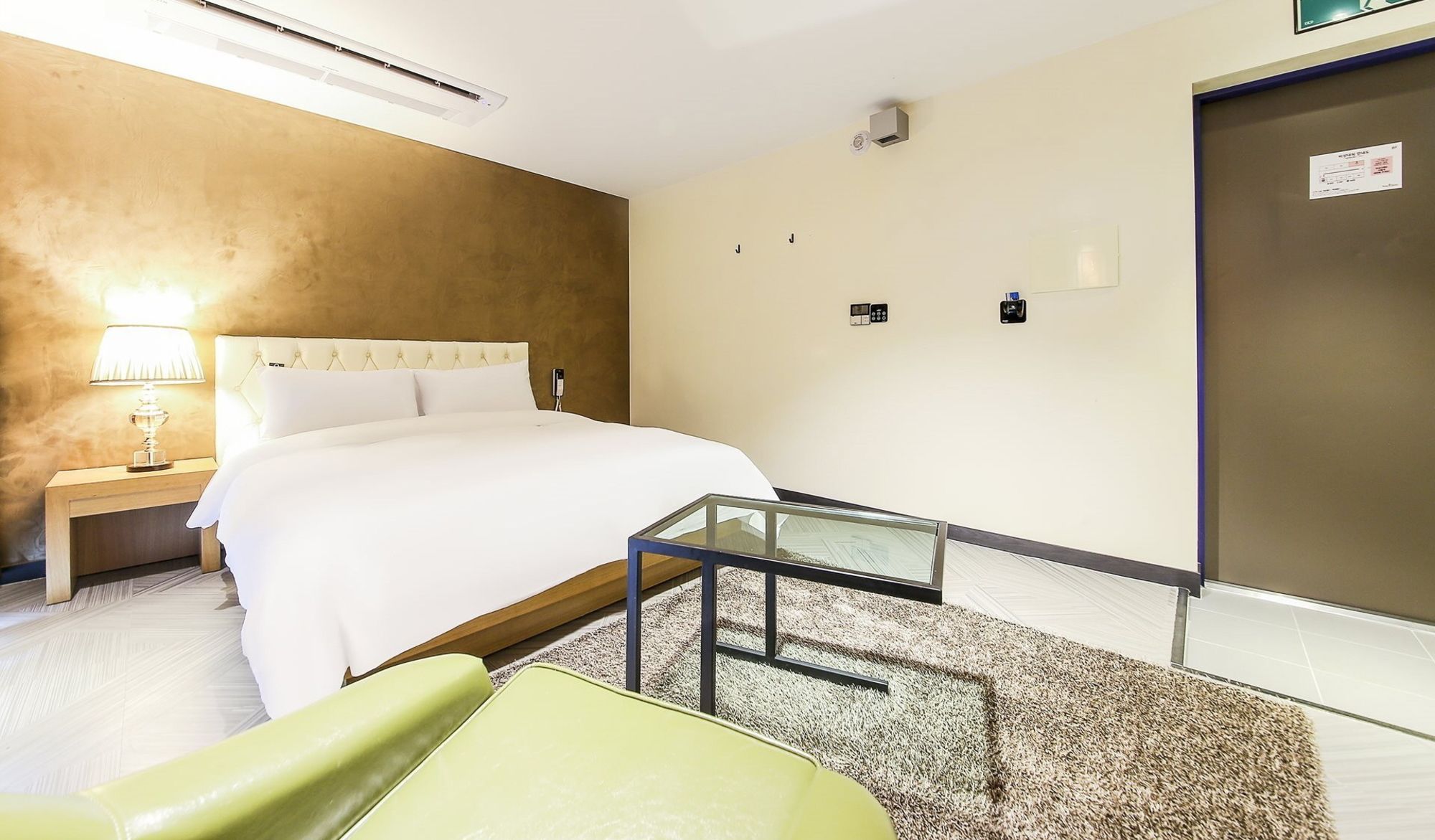 Hotel 9 in Dongdaemoon