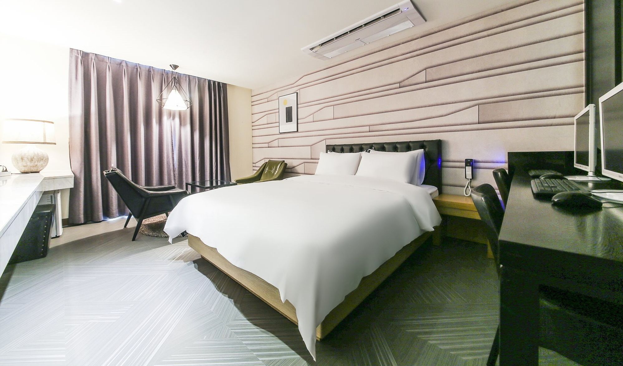 Hotel 9 in Dongdaemoon