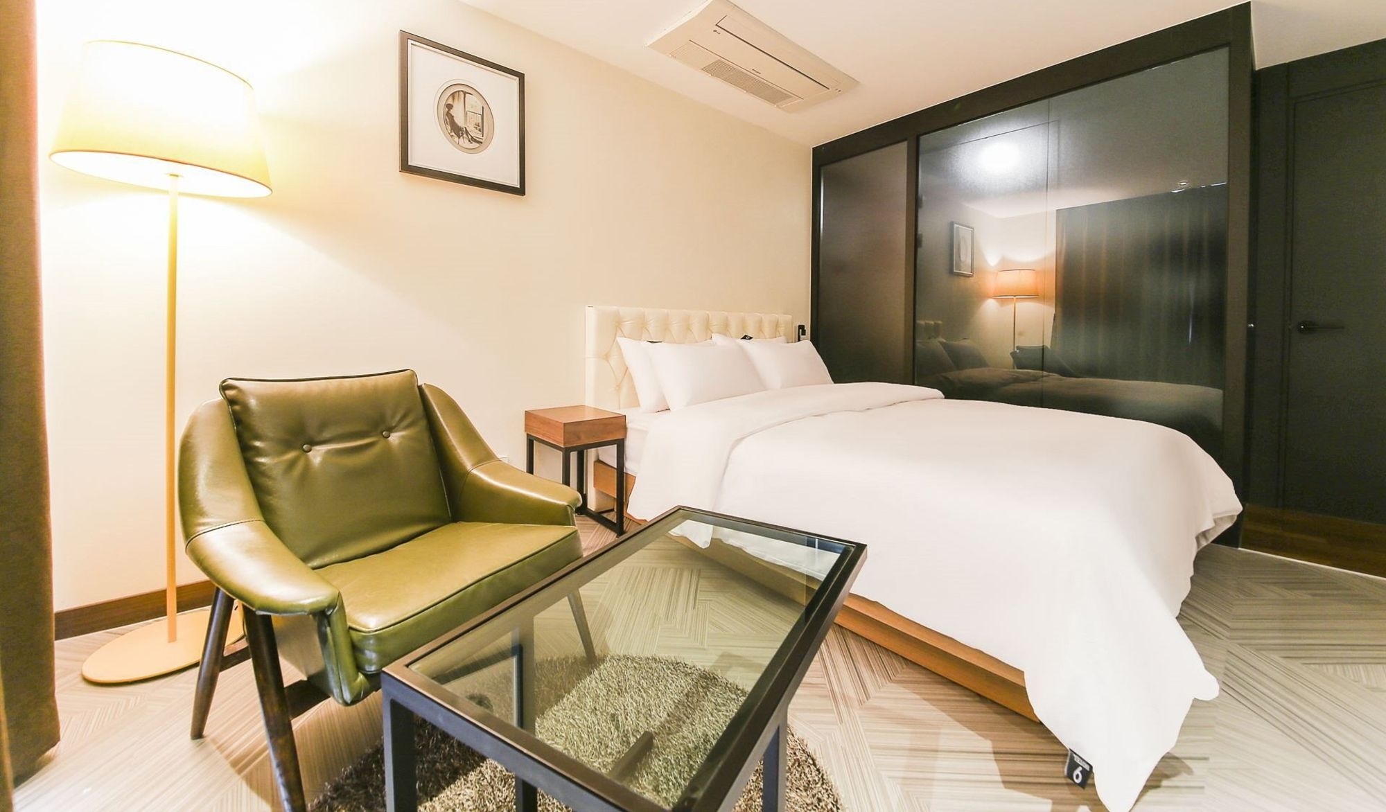 Hotel 9 in Dongdaemoon
