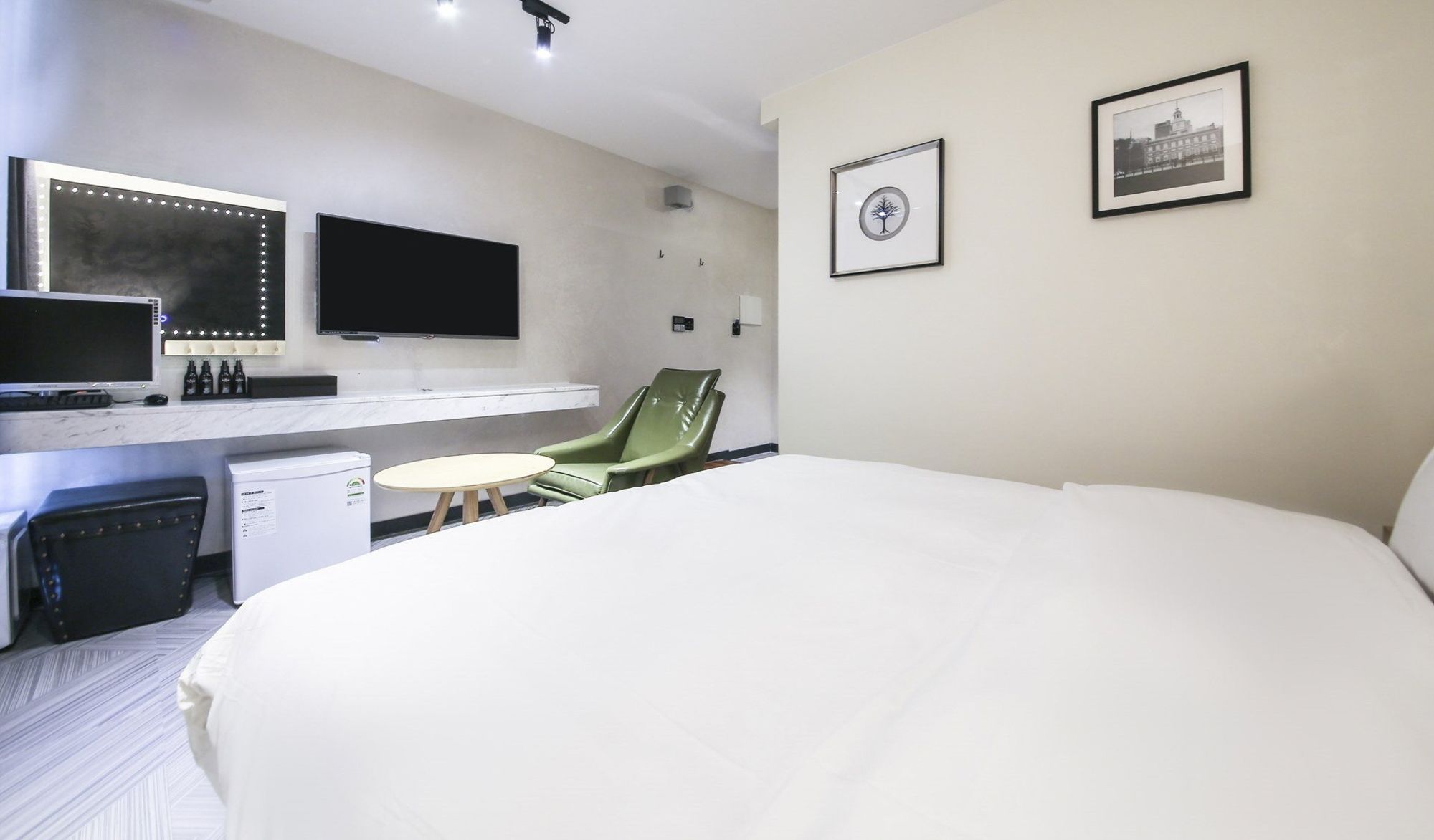 Hotel 9 in Dongdaemoon