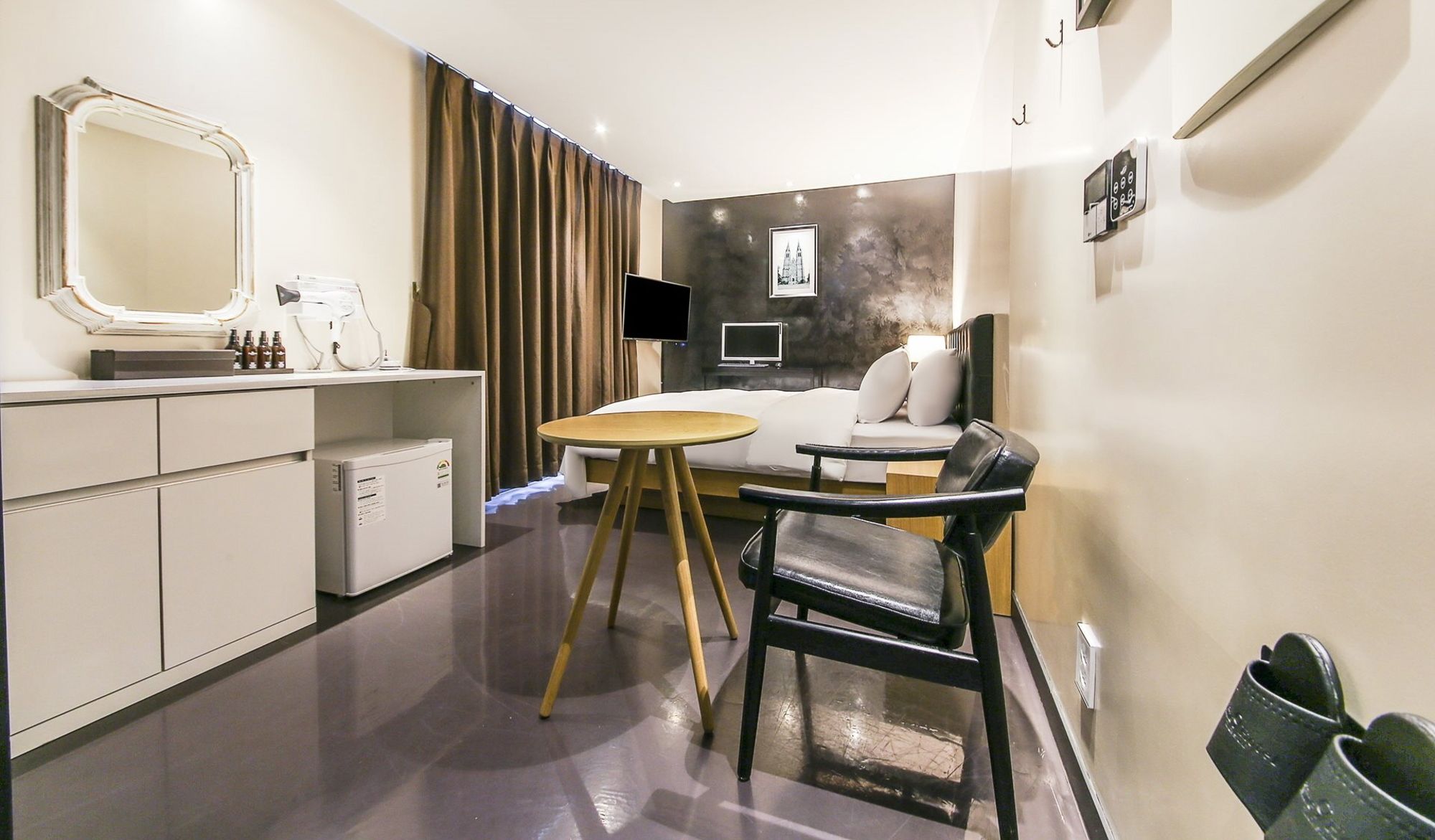Hotel 9 in Dongdaemoon