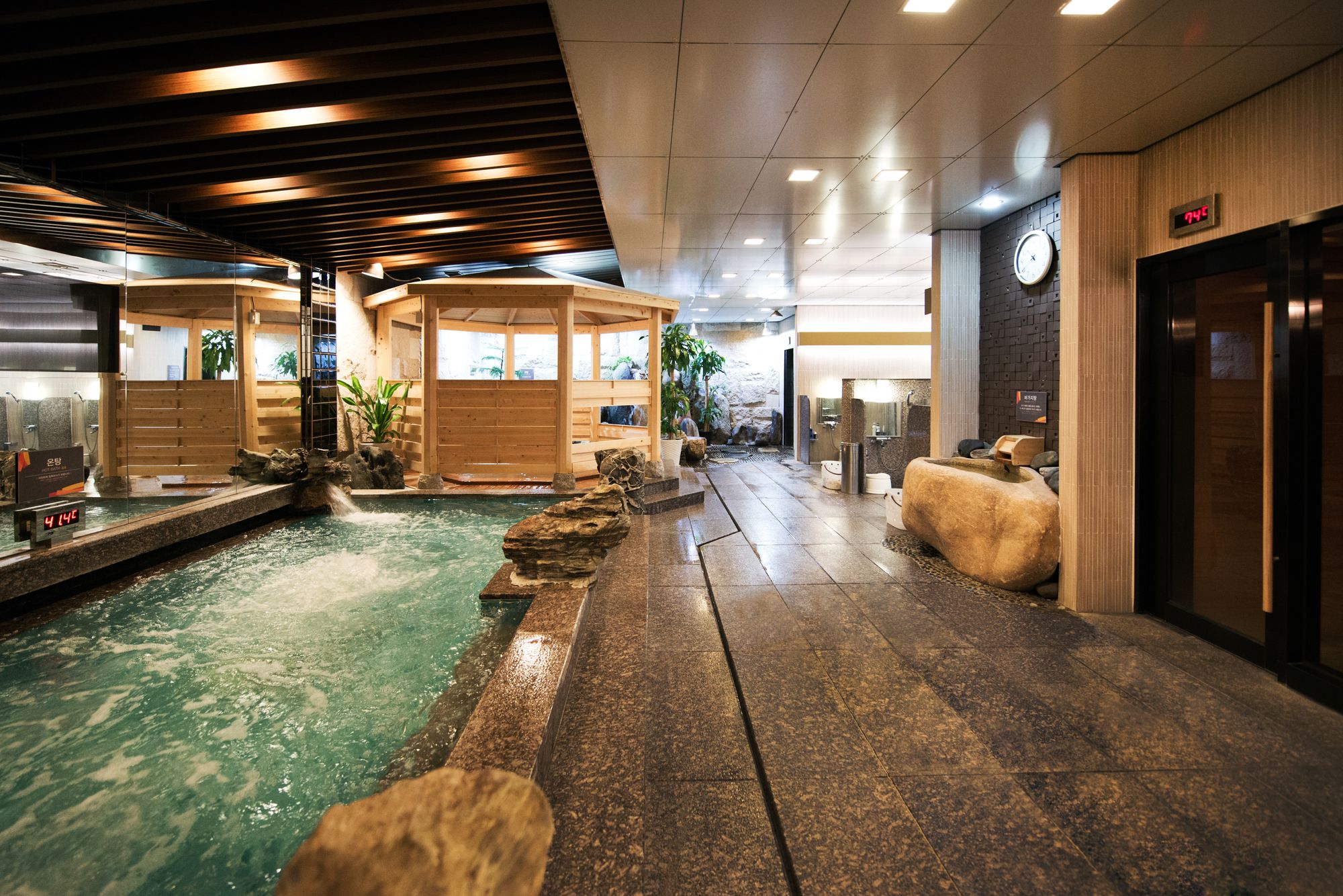 Klaven Hotel Myeongdong City Hall