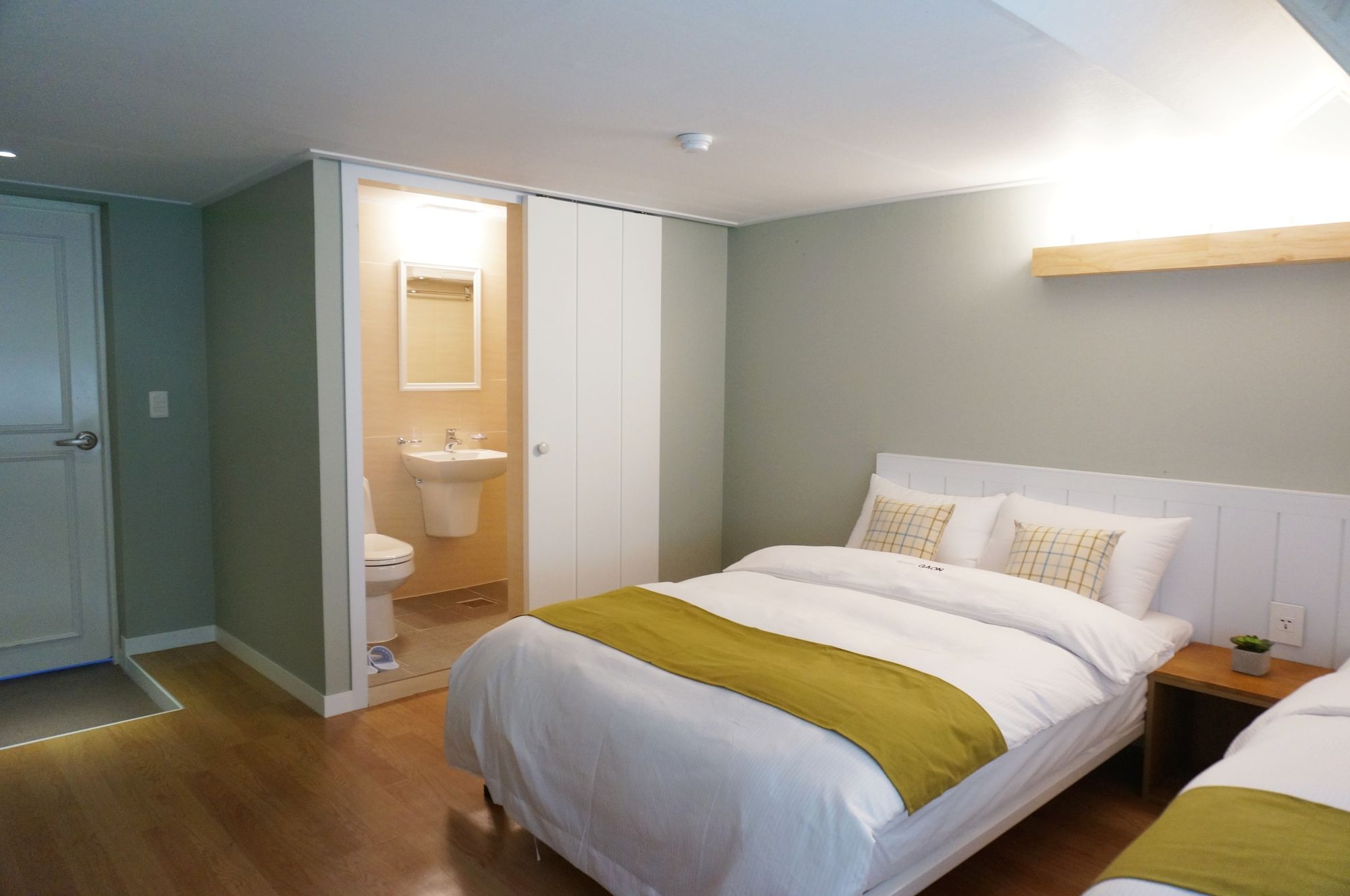 Hotel Gaon Golden Park