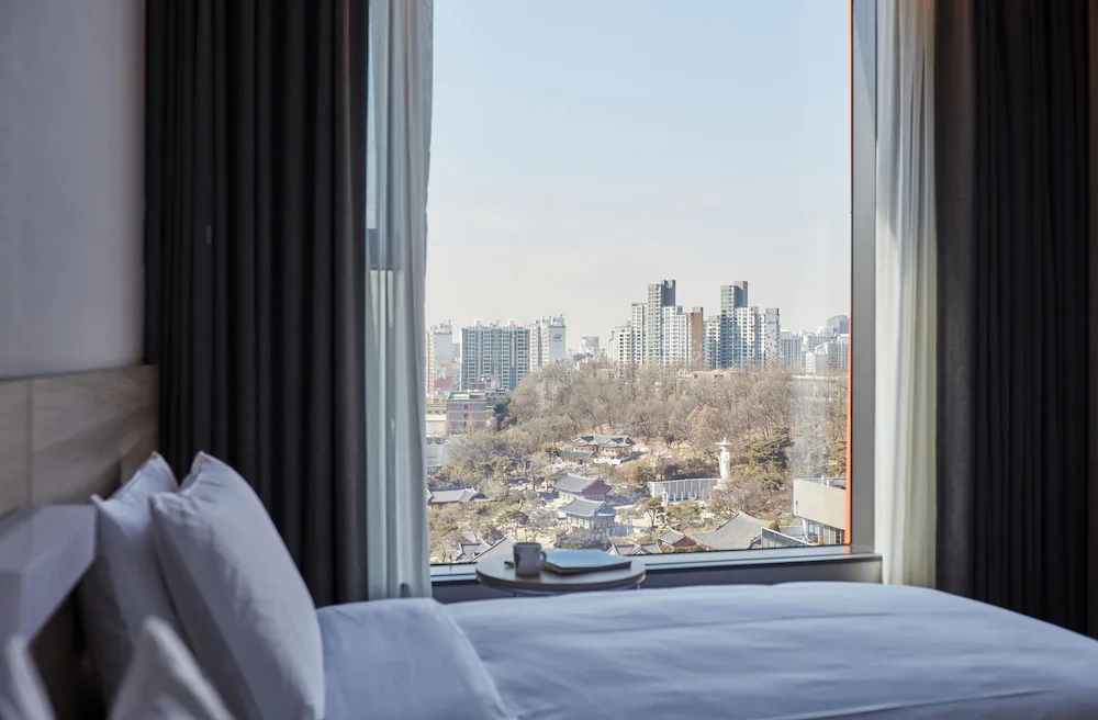 Hotel In 9