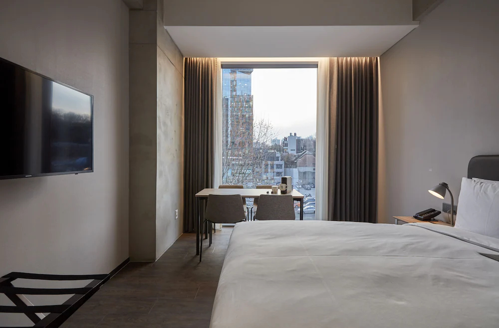 Hotel In 9