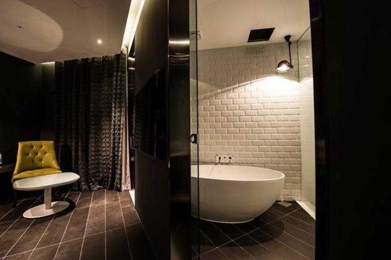 SR Hotel Sadang