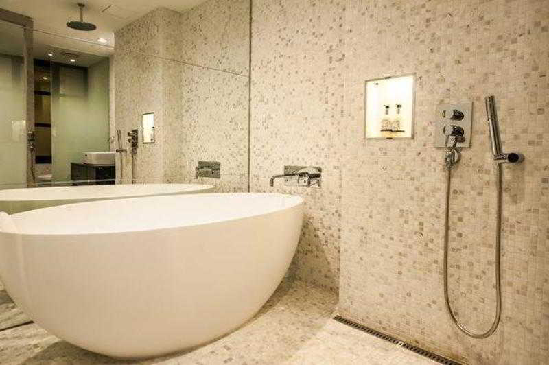 SR Hotel Sadang