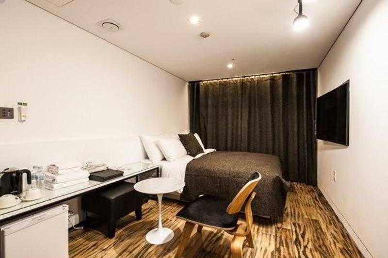 SR Hotel Sadang