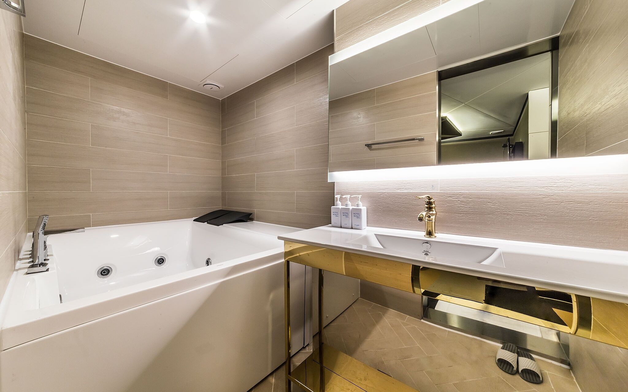 Hotel Metro 21