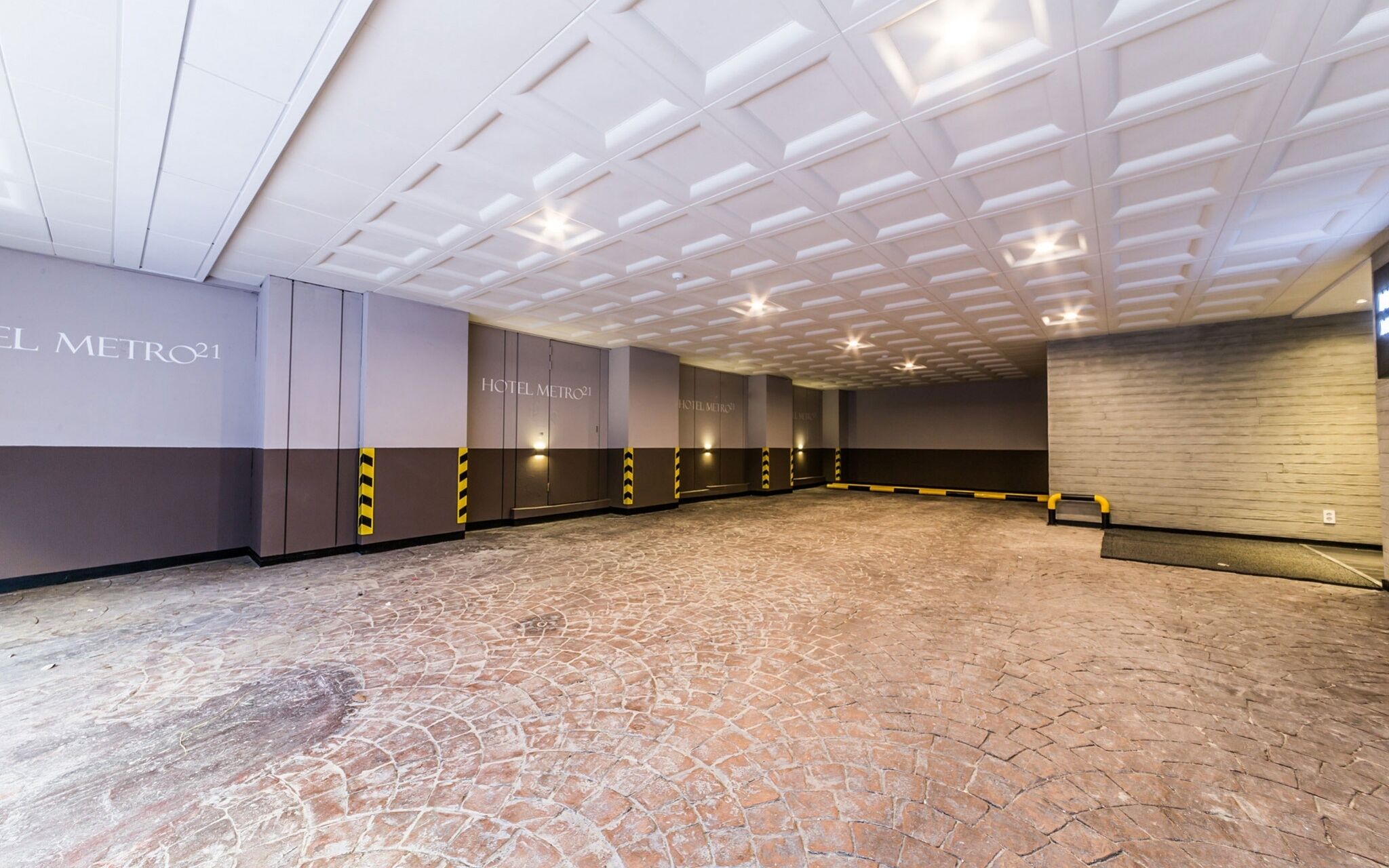 Hotel Metro 21